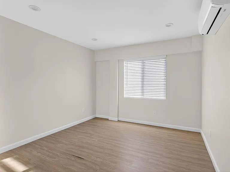 1751 Cabrillo Ave — Photo 19