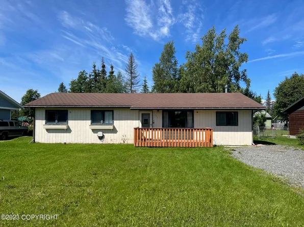 368 W Vine Ave, Soldotna, AK 99669