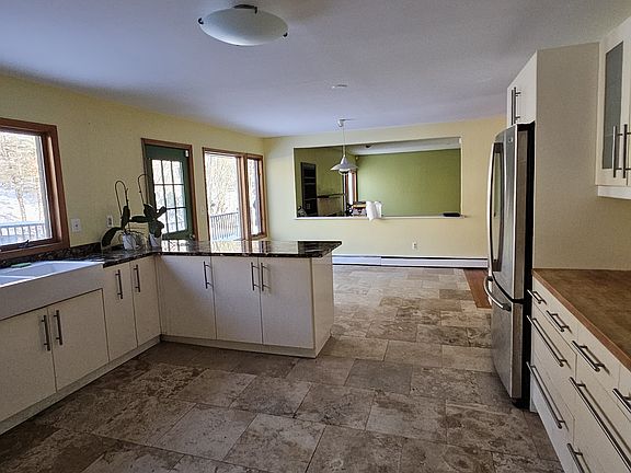 5th image of 15 Julien Ct