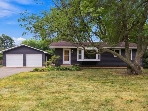 6717 Dutton Ave N, Brooklyn Park, MN 55428