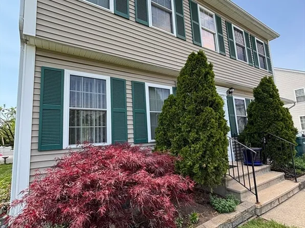 266 Christopher Dr, Springfield, MA 01119