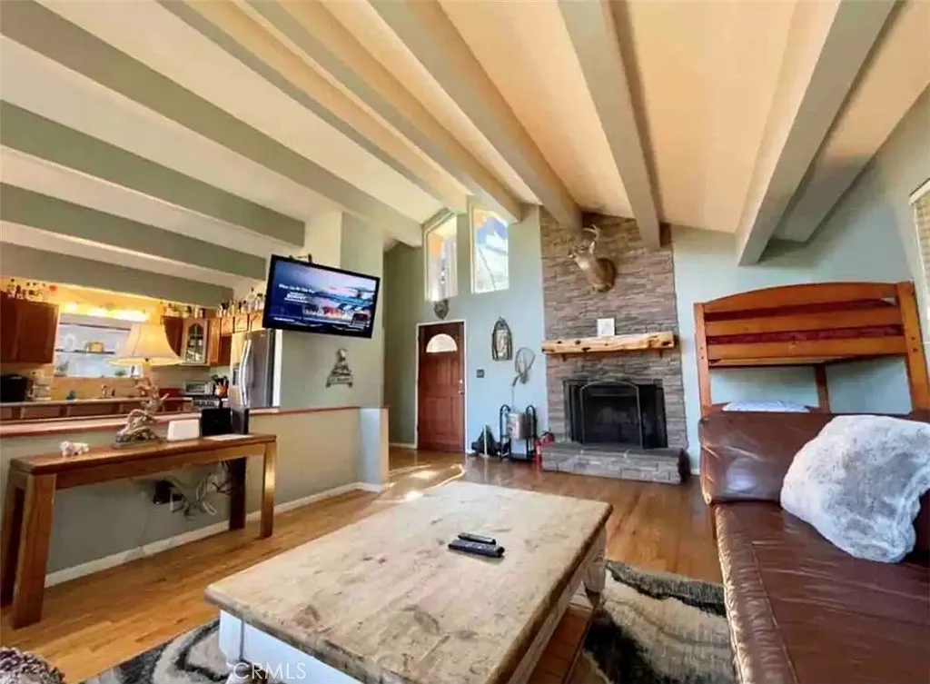 2 bed, 908 sqft, $1,900 — Photo 4