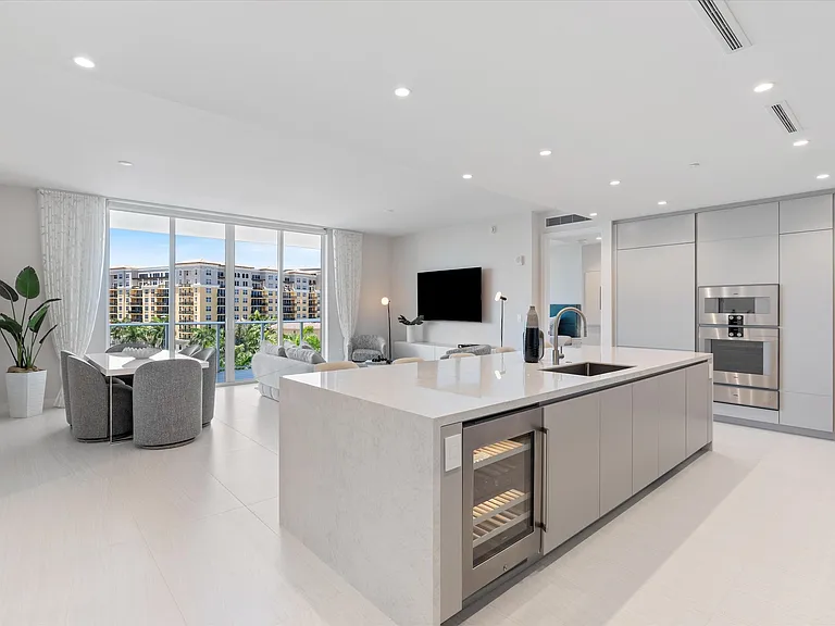 220 SE Mizner Blvd #604 — Photo 9