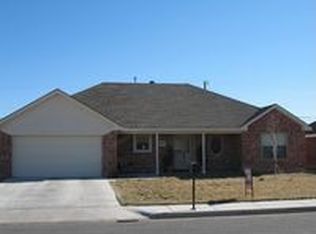 3309 Garrett Dr, Perryton, TX 79070