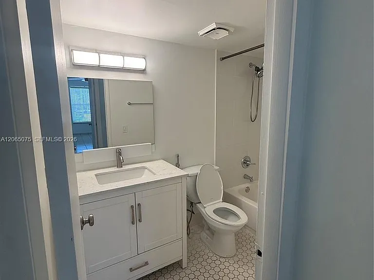 5201 NW 7th St #202 — Photo 10