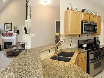 3rd image of 2316 Grandview Dr
