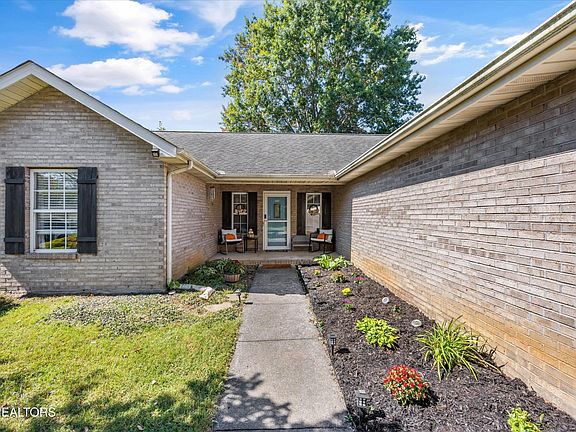 3rd image of 215 Gadwall Ln