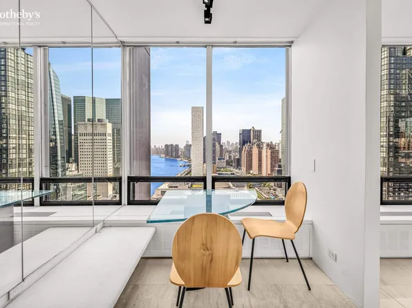 870 United Nations Plaza image 8 of 27