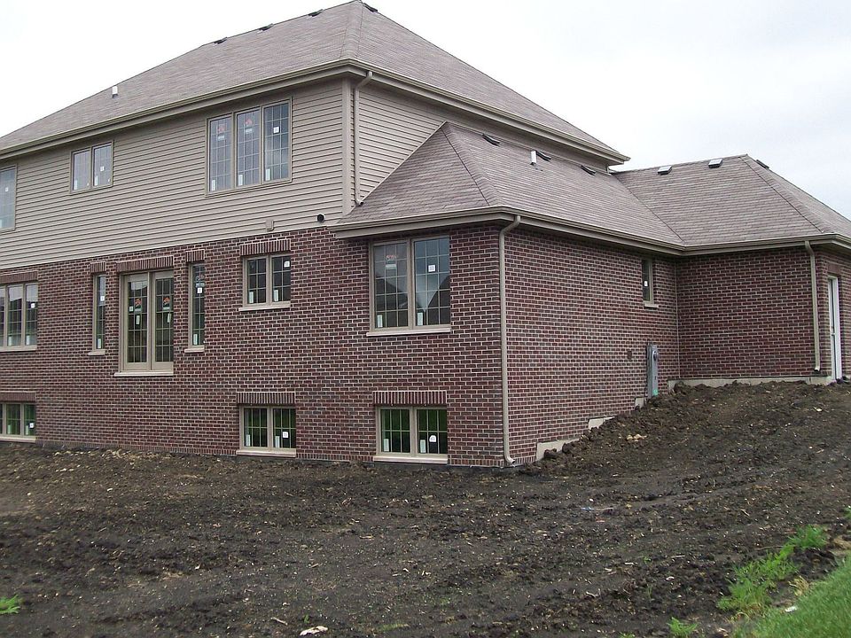 2nd image of 868 Karen Ln