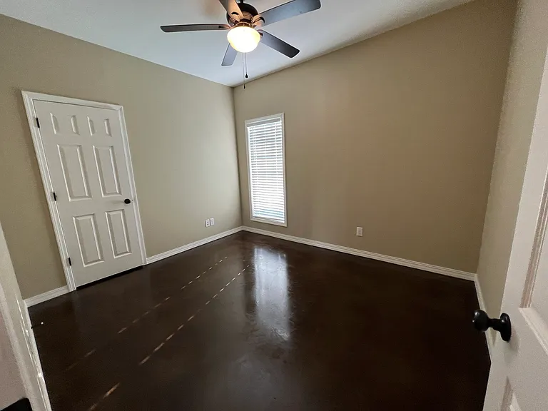12901B Churchill Dr — Photo 5