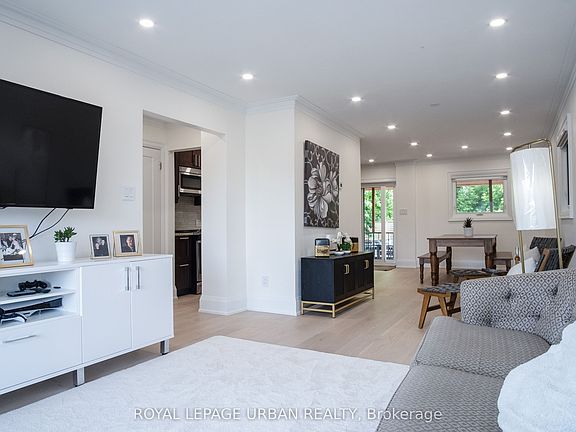 4th image of 434 Westmount Ave