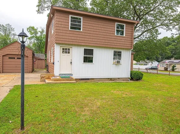 29 Crystal St, Lowell, MA 01852