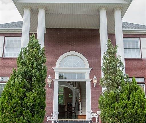 4th image of 12 Saint Neots Ln