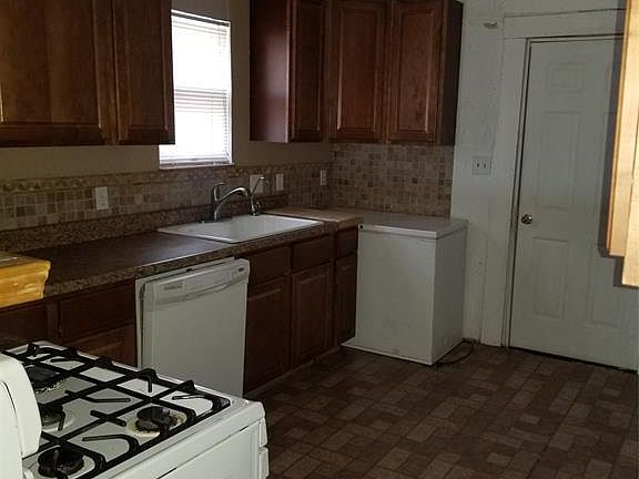 3rd image of 341 Amarillo St