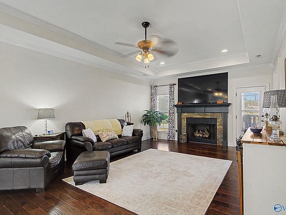 5th image of 115 Grassy Bank Dr