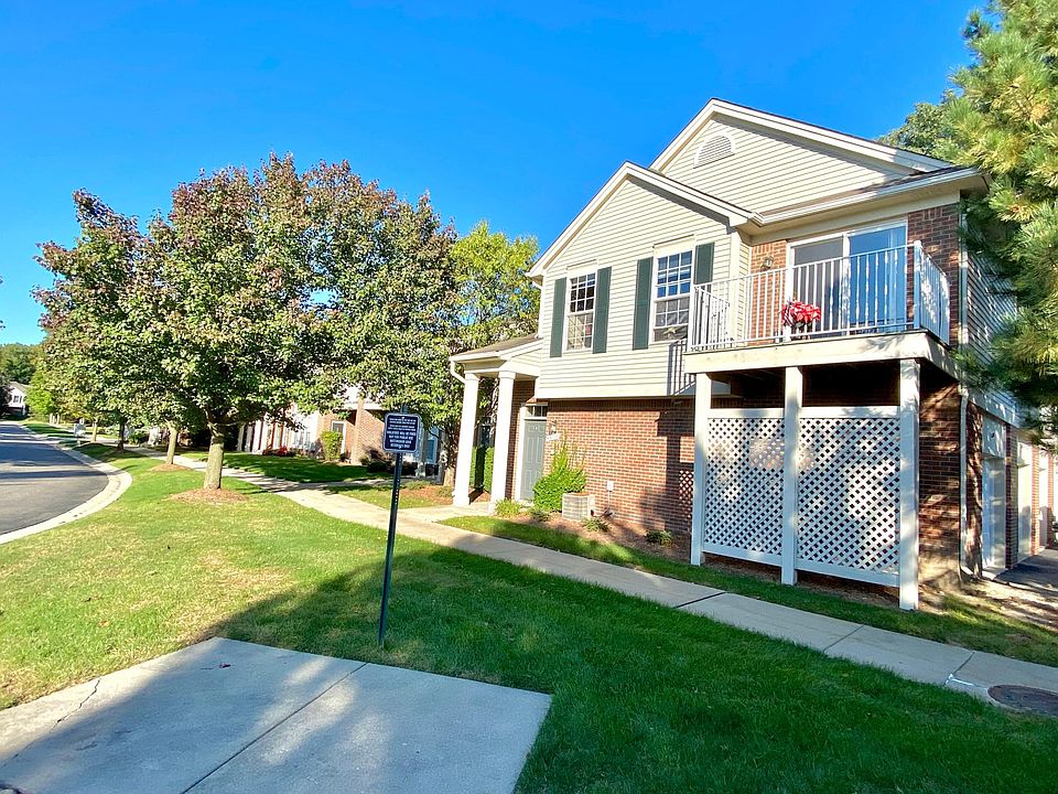 1st image of 44043 Elm Dr