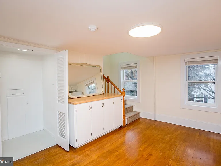 67 Ferry St — Photo 4