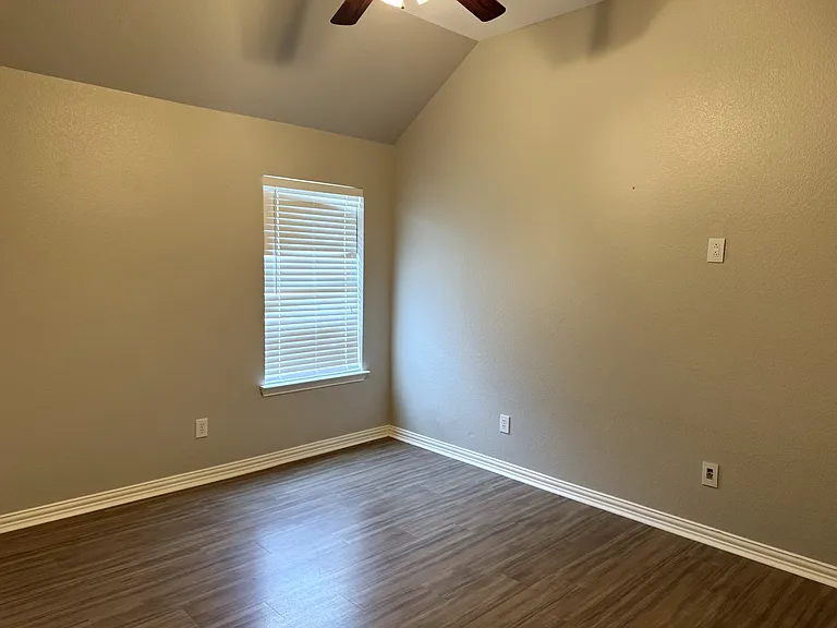 60 Kramer Ln — Photo 18