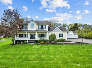 19 Kimberly Dr, Campbell Hall, NY 10916