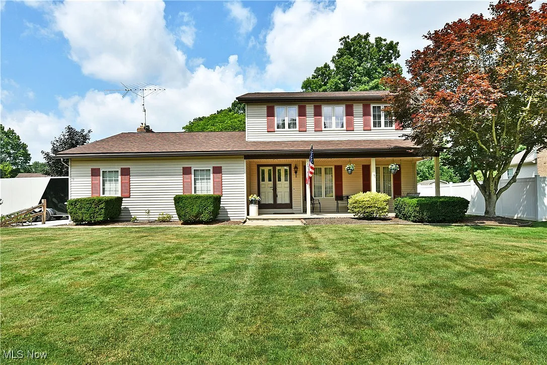 8518 Four Seasons Trl photo 1