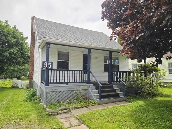 95 Poplar St, Pictou, NS B0K 1X0
