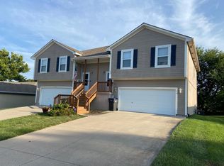 809 NE Independence Ct, Lees Summit, MO 64063