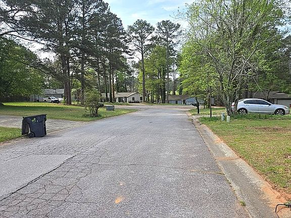 5th image of 669 N Pointe Knoll Ct