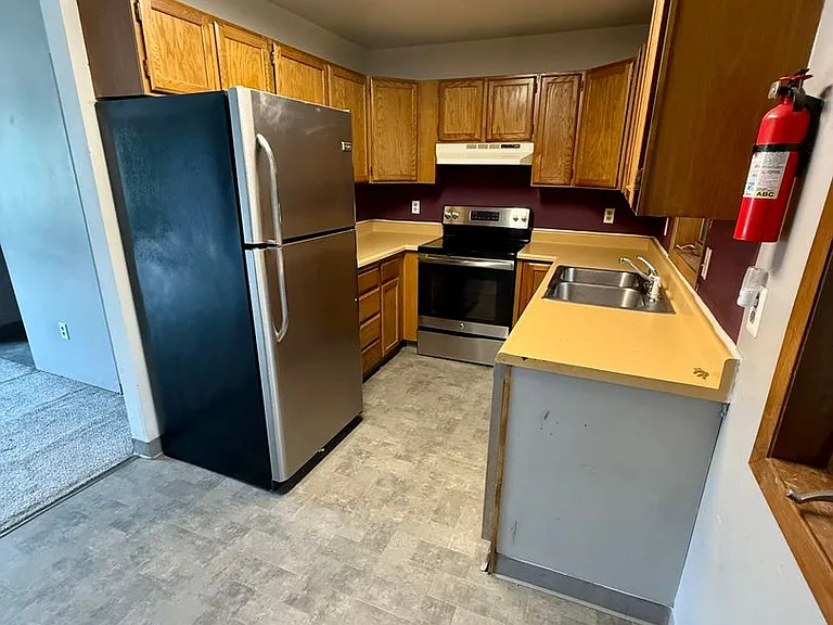 4770 Glasgow Dr — Photo 17