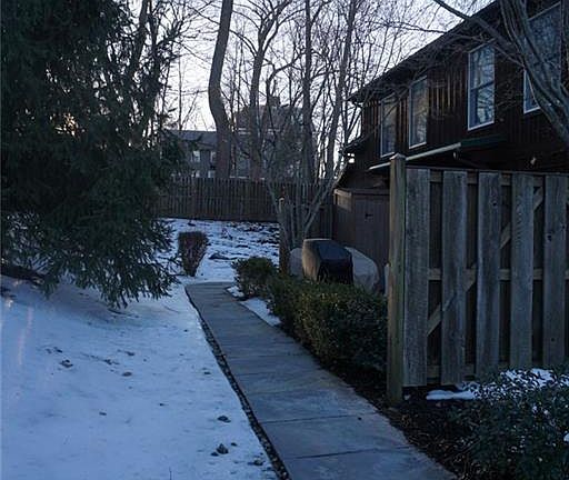 2nd image of 281 Hudson St