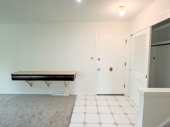 3rd image of 1247 Oakmont Ave