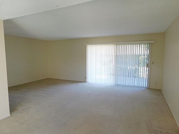 3rd image of 345 Moreton Bay Ln Unit 3