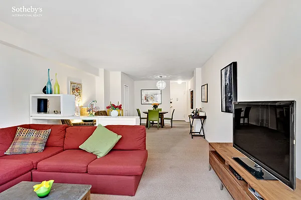 Sold by Sotheby's International Realty | media 1