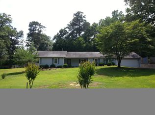 233 Edith Ln, Lilburn, GA 30047