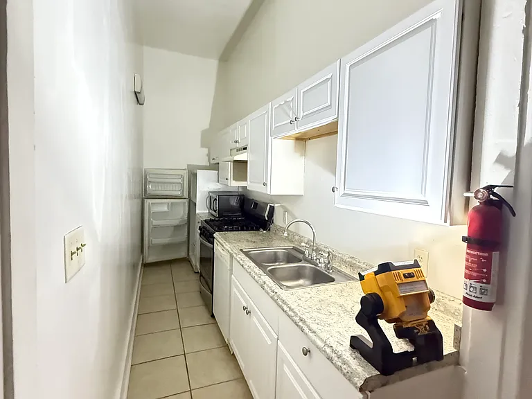 1034 S Carrollton Ave #B — Photo 9