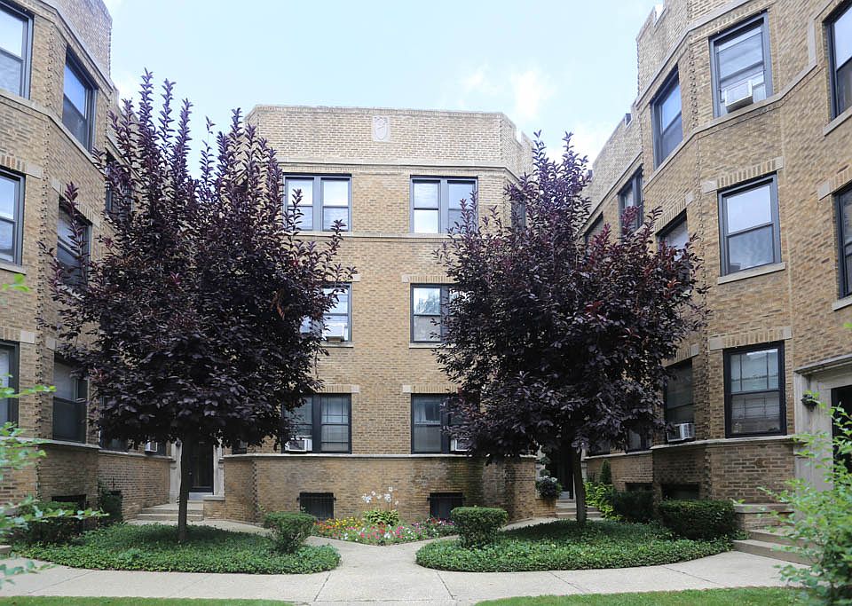 1st image of 632 W Stratford Pl Unit N4