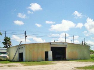 631 W Broad St, Freeport, TX 77541