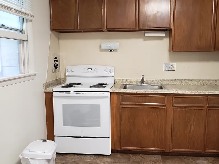 26 Hallock St #7 — Photo 7