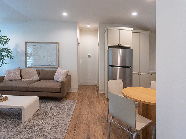245 S 2nd St #201 — Photo 5