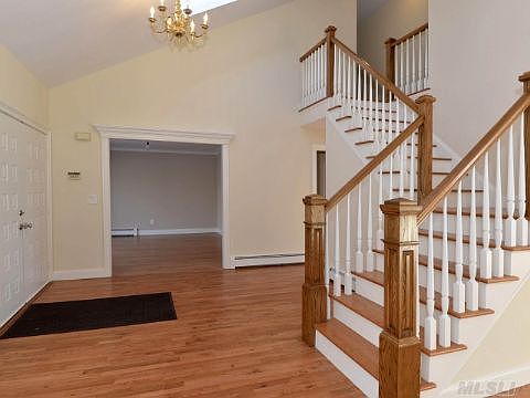3rd image of 6 Oak Hills Dr