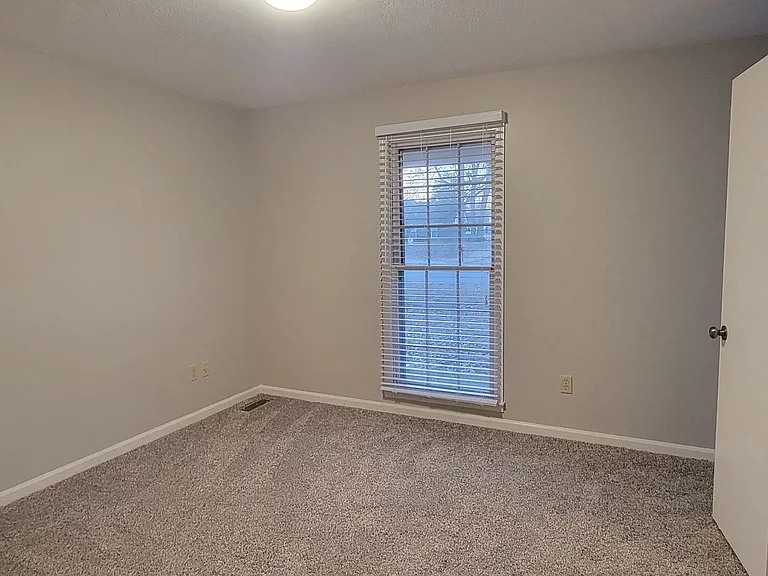 253 Chickering Rd — Photo 21