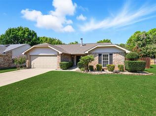 2611 Jenny Ln, Euless, TX 76039