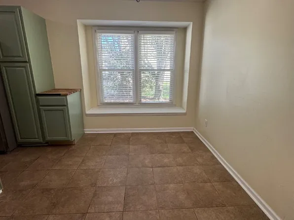 1013 Thorncrest Dr, Fletcher, NC 28732