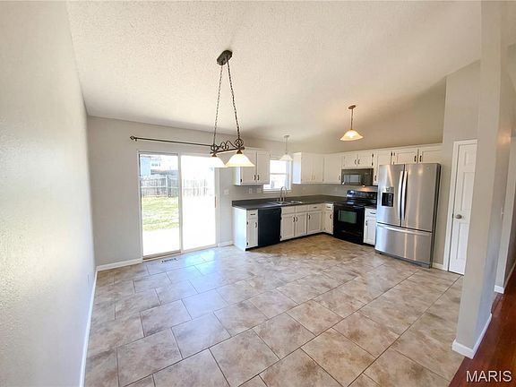 2nd image of 119 Riverport Dr