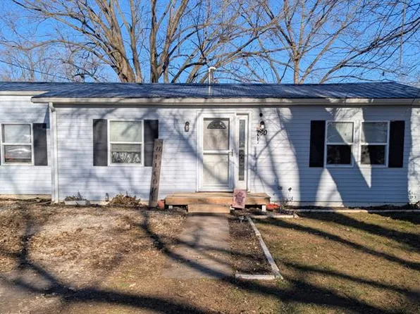 160 S Church St, New Canton, IL 62356