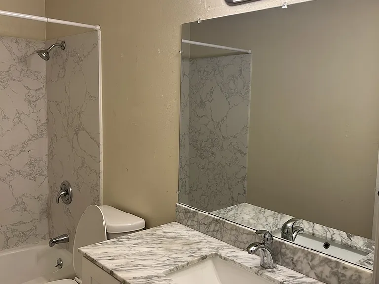 120 E Fairmont Ave #8 — Photo 32
