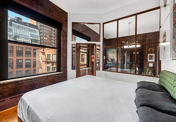 5th image of 12 E 14th St APT 5A