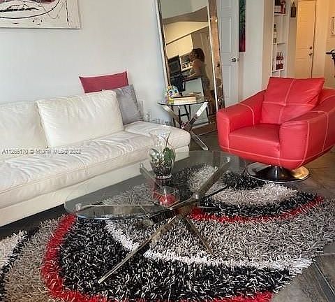 5th image of 3245 NE 184th St APT 13406