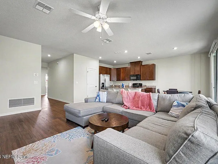 11443 Tiburon Dr — Photo 4