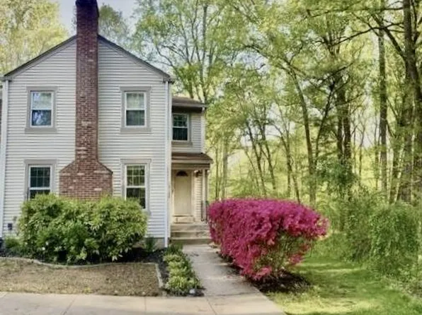 10100 Walnut Wood Ct, Burke, VA 22015