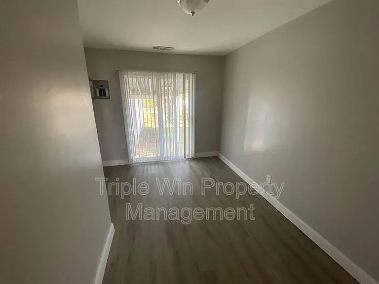 3133 Rex Ave — Photo 5